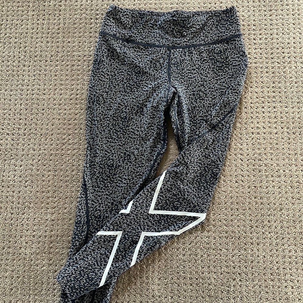 2XU compression leggings